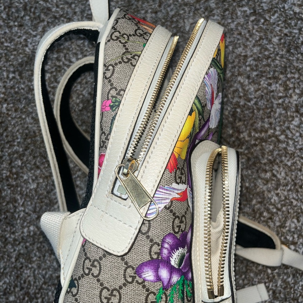 Gucci Beige Backpack with Floral Accents - Picture 11 of 11